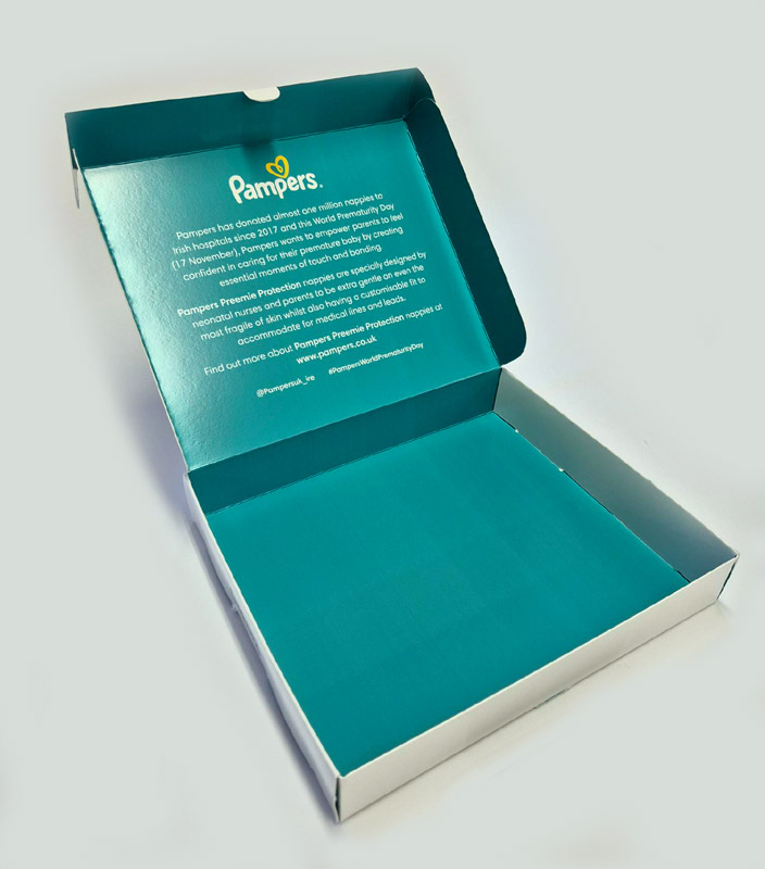 Pampers Box open